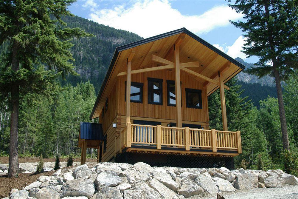 Mount 7 Lodges Golden Eksteriør bilde