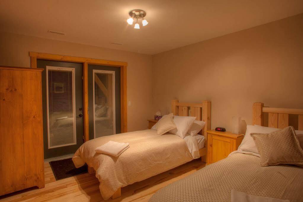 Mount 7 Lodges Golden Eksteriør bilde