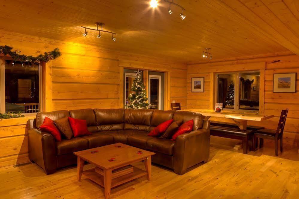 Mount 7 Lodges Golden Eksteriør bilde